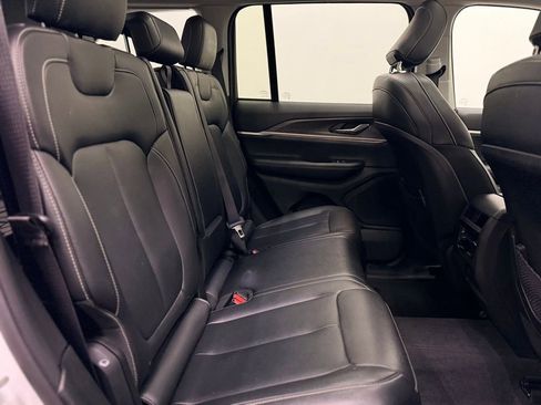 Used 2024 Jeep Grand Cherokee Limited image 21