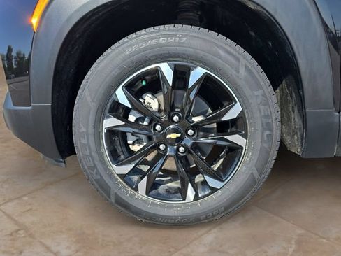 Used 2023 Chevrolet TrailBlazer LT FWD image 14