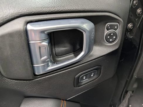 Used 2022 Jeep Gladiator Mojave w/ Cold Weather Group AWD/4WD image 17