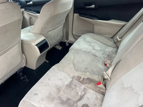 Used 2013 Toyota Camry LE FWD image 12