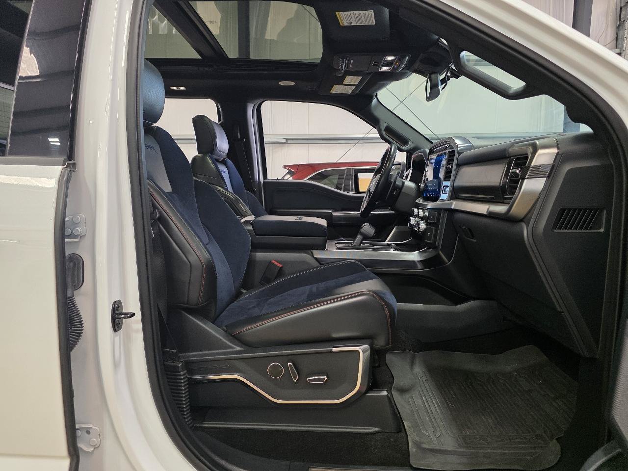 Used 2022 Ford F150 Raptor w/ Equipment Group 801A High AWD/4WD image 26