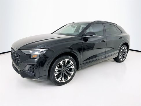 Used 2025 Audi Q8 Premium Plus image 3