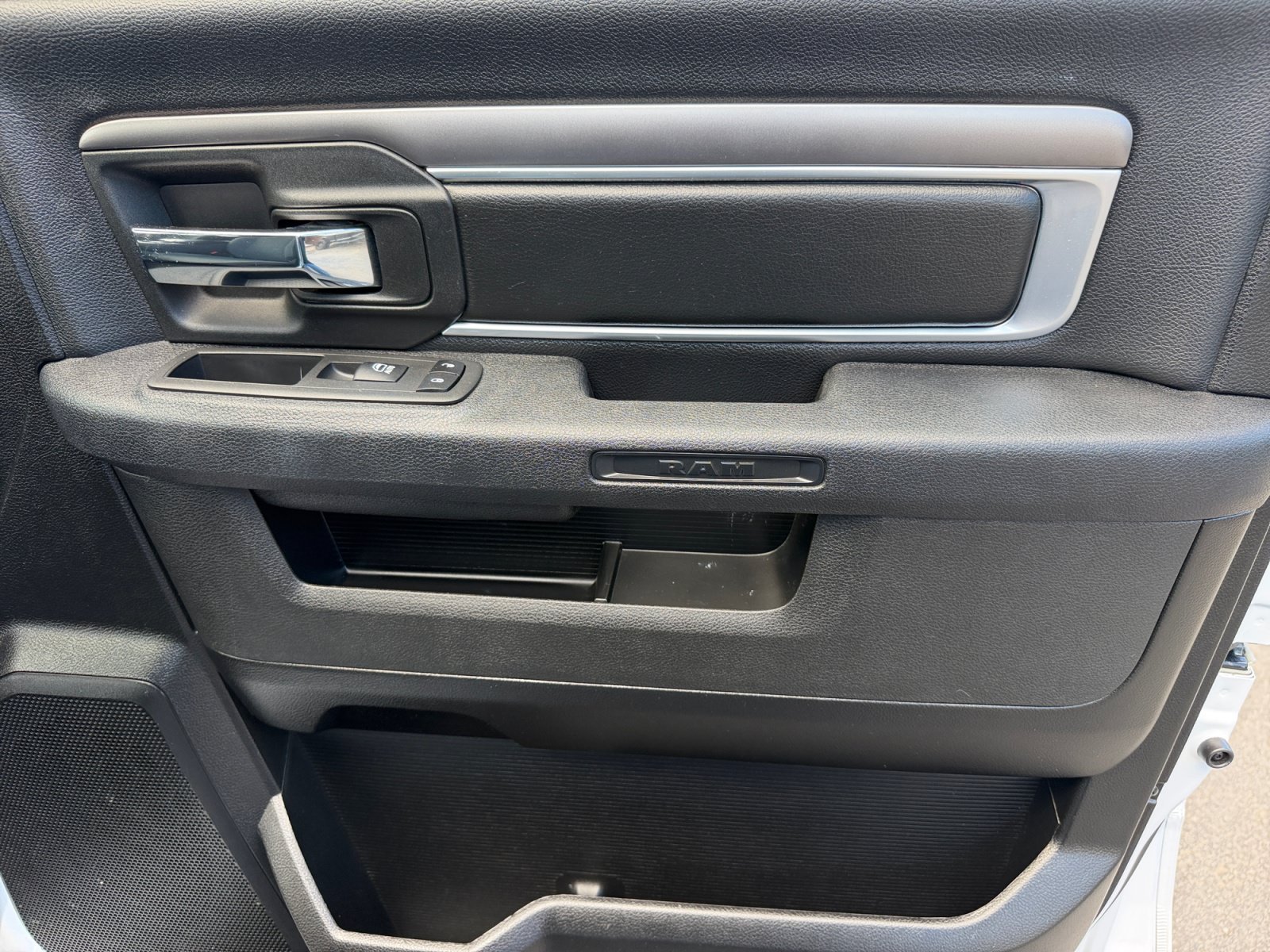 Used 2022 RAM 1500 Warlock AWD/4WD image 15
