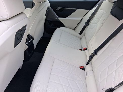 Used 2026 BMW 530i RWD image 25