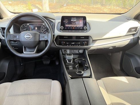 Used 2025 Nissan Rogue SV AWD/4WD image 14