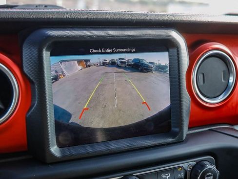 Used 2018 Jeep Wrangler Rubicon AWD/4WD image 28