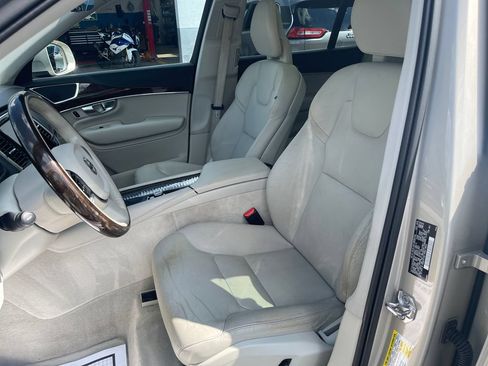 Used 2016 Volvo XC90 T6 Momentum w/ Momentum Plus Package AWD/4WD image 13