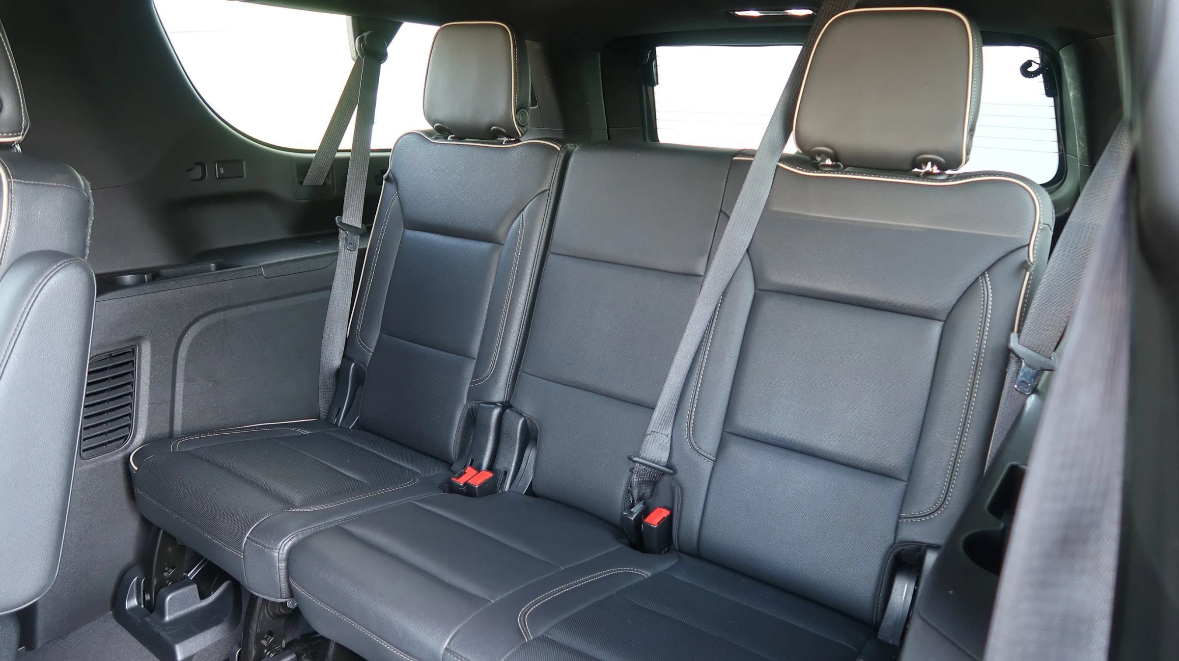 Used 2021 Chevrolet Suburban Premier w/ Premium Package RWD image 20
