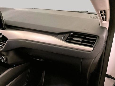 Used 2022 Ford Escape SE w/ Convenience Package FWD image 15