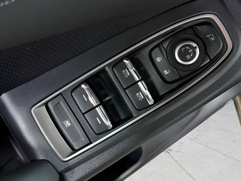 New 2025 Subaru Ascent Touring w/ Popular Package #2 image 22