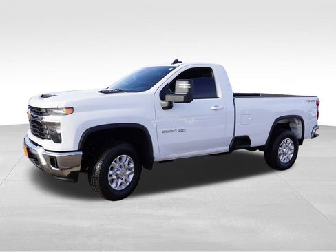 Used 2025 Chevrolet Silverado 2500 LT w/ Convenience Package image 10