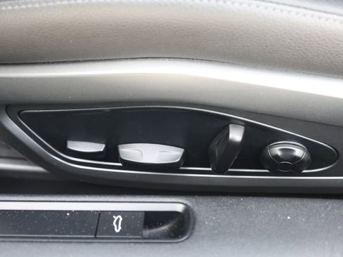 Used 2020 Porsche 911 Carrera w/ Sport Chrono Package RWD image 15