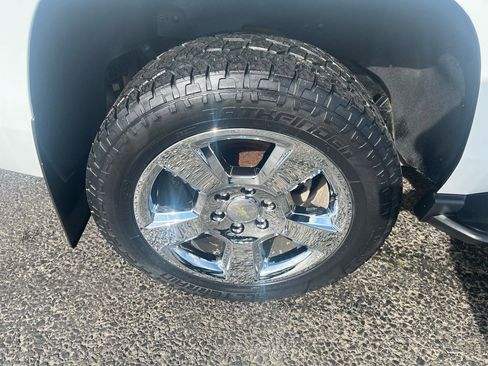 Used 2015 Chevrolet Tahoe LT image 14