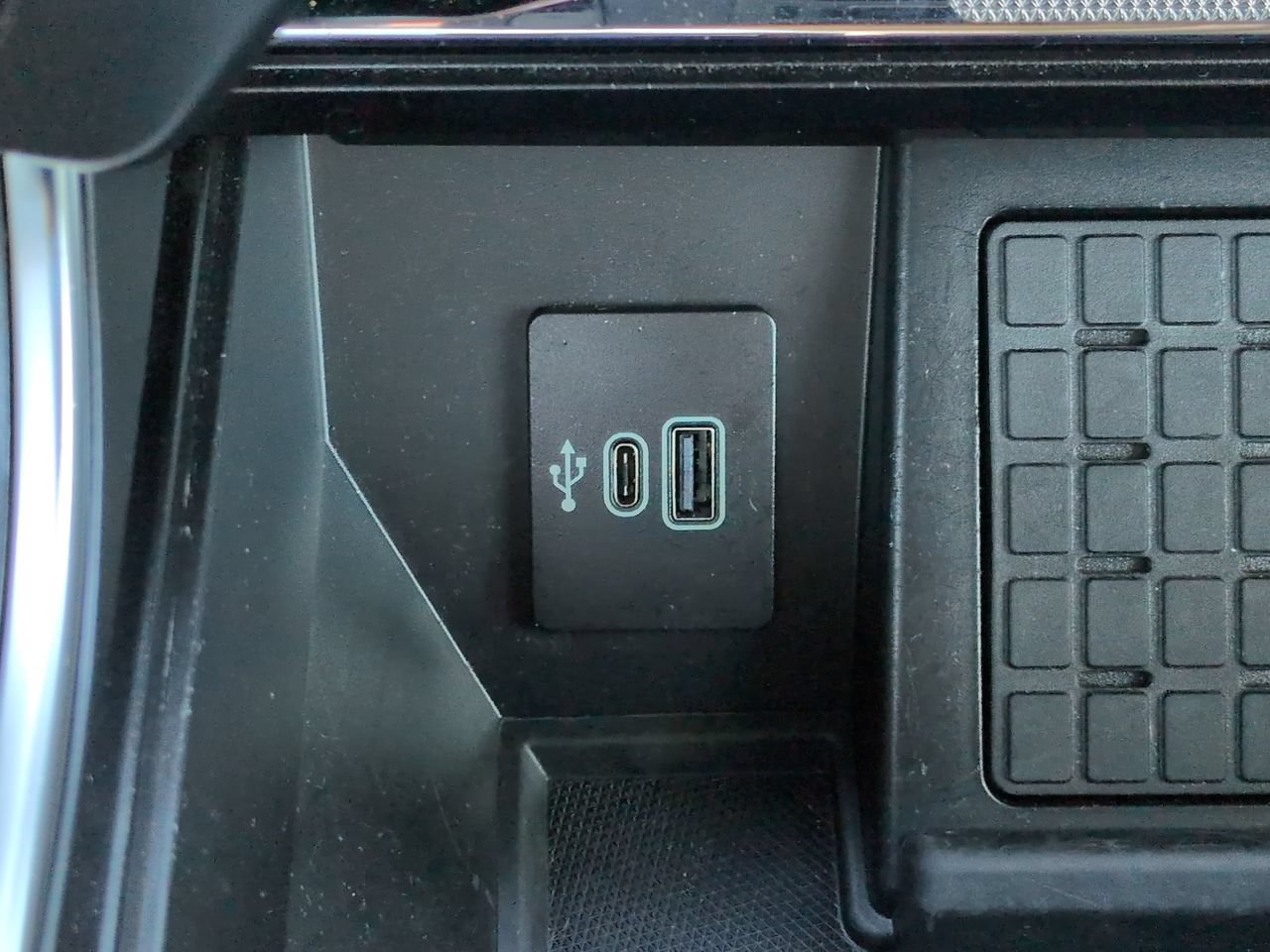 Used 2025 Ford F150 Raptor AWD/4WD image 24