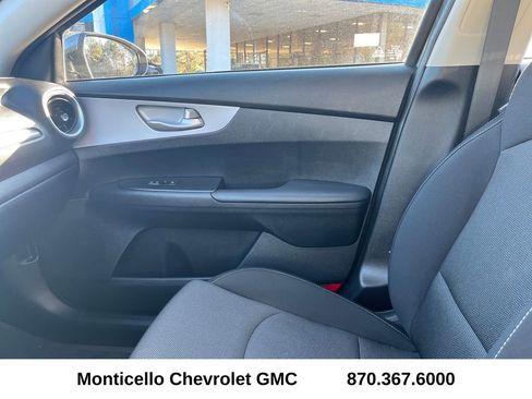 Used 2024 Kia Forte LX image 17