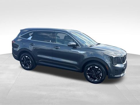 Used 2025 Kia Sorento S FWD image 7
