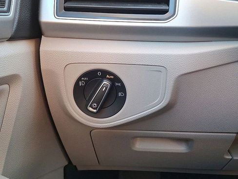 Used 2019 Volkswagen Atlas SE image 27