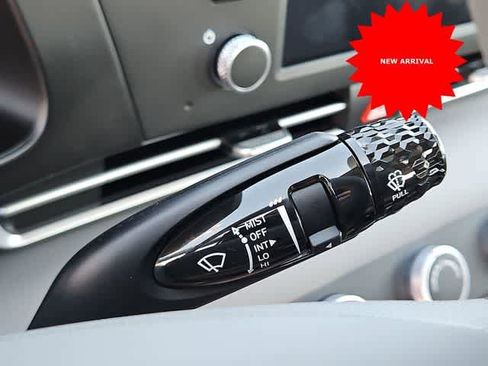 Used 2025 Hyundai Elantra SE image 17