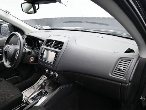 Used 2024 Mitsubishi Outlander Sport ES image 9