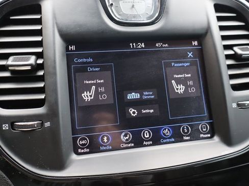 Used 2018 Chrysler 300 S w/ 300S Premium Group image 19