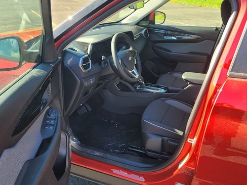 New 2026 Chevrolet TrailBlazer LT w/ LT Cold Weather Package FWD image 18