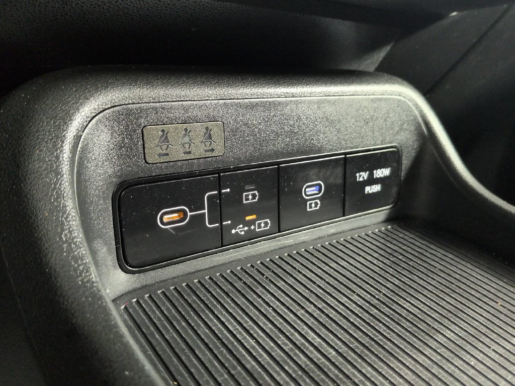 Used 2025 Hyundai Kona SEL FWD image 34