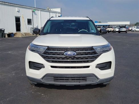 Used 2023 Ford Explorer XLT image 9