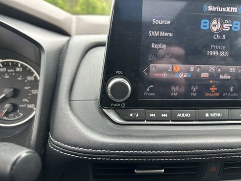 Used 2023 Nissan Rogue SV w/ SV Premium B Package AWD/4WD image 14