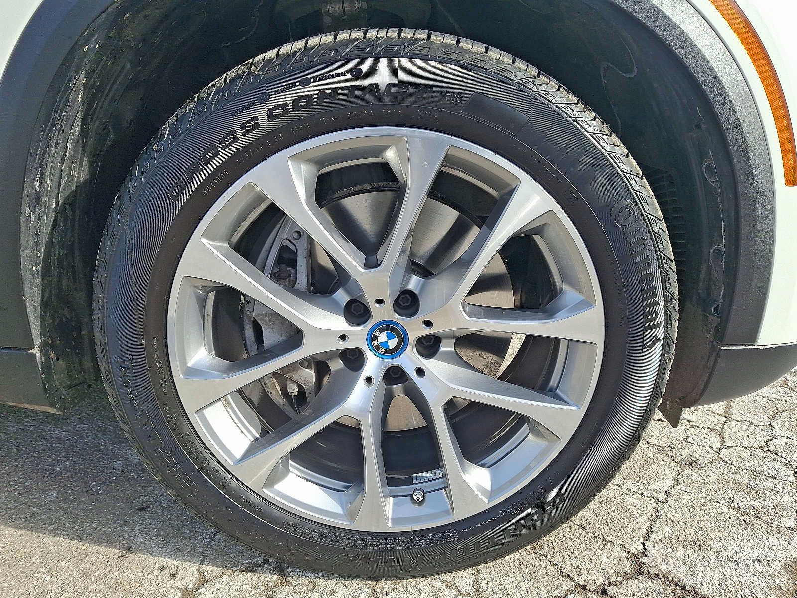 Used 2025 BMW X5 xDrive50e w/ Premium Package AWD/4WD image 8