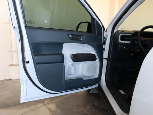 New 2026 Ford Maverick XLT w/ XLT Luxury Package FWD image 32