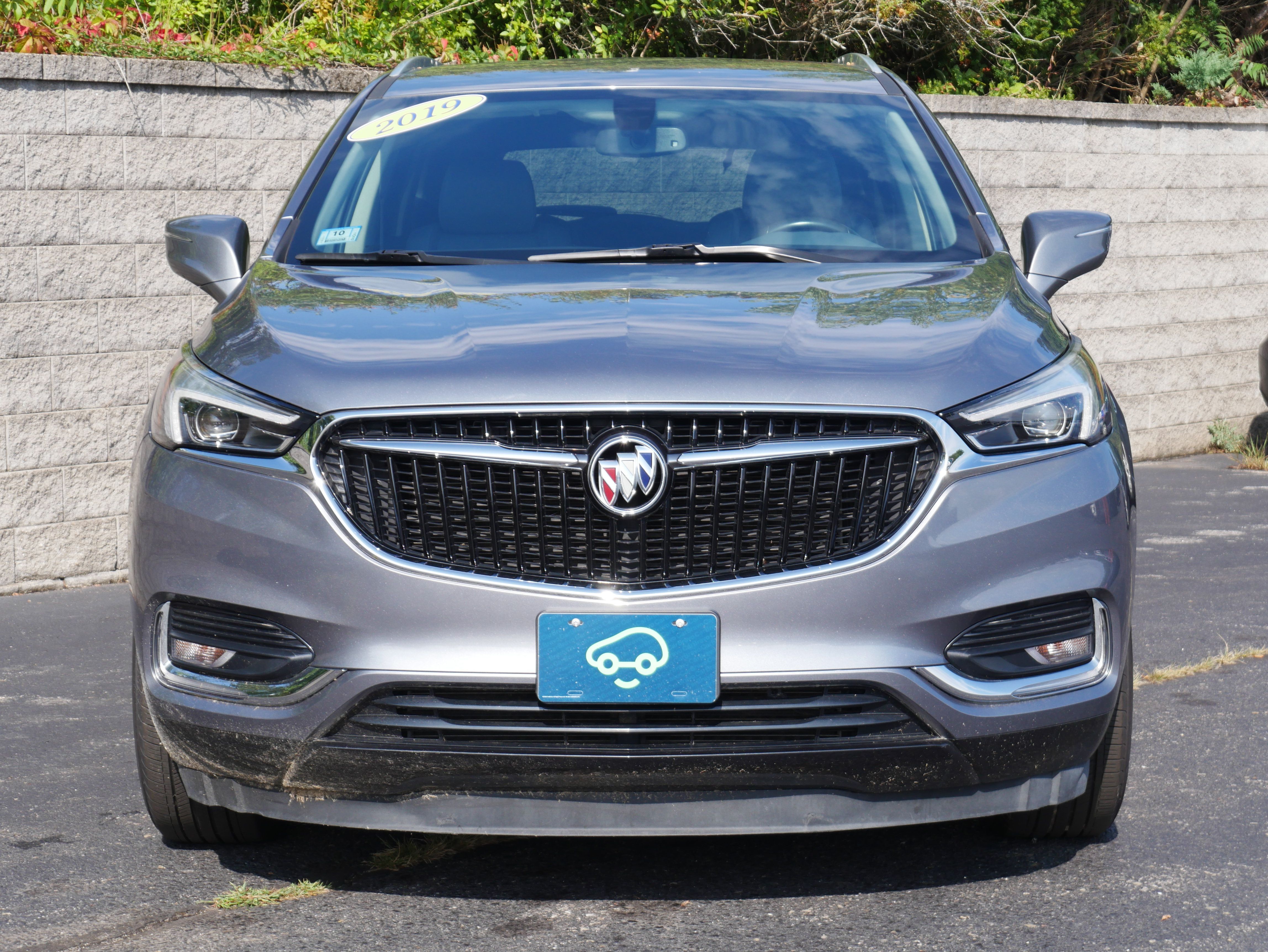Used 2019 Buick Enclave Essence AWD/4WD image 2
