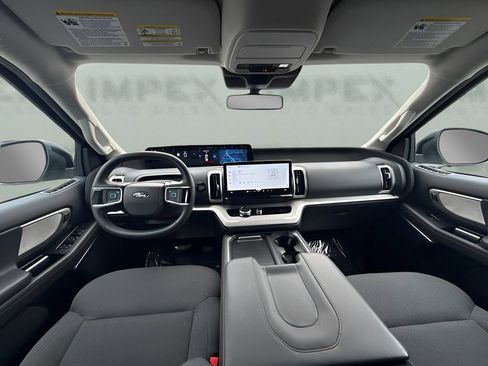 Used 2025 Ford Expedition Max Active RWD image 7