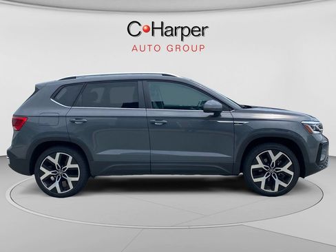 Used 2022 Volkswagen Taos SEL AWD/4WD image 2