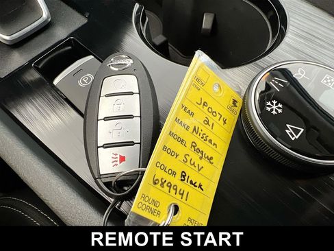 Used 2021 Nissan Rogue SV image 16