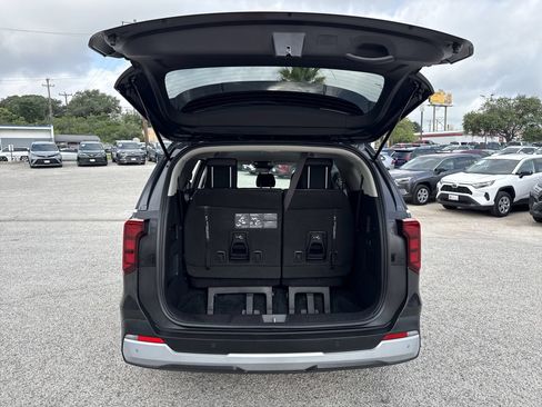 Used 2026 Kia Carnival FWD image 20