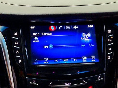 Used 2015 Cadillac Escalade Premium image 22