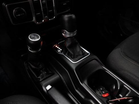 Used 2022 Jeep Wrangler Unlimited Sport image 18