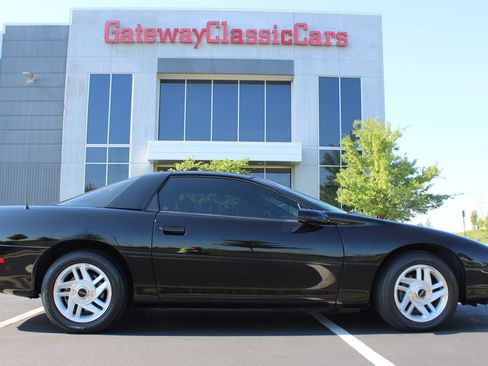 Used 1993 Chevrolet Camaro Z28 RWD image 5