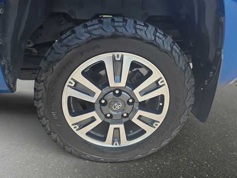Used 2018 Toyota Tundra SR5 w/ TRD Sport Package AWD/4WD image 31