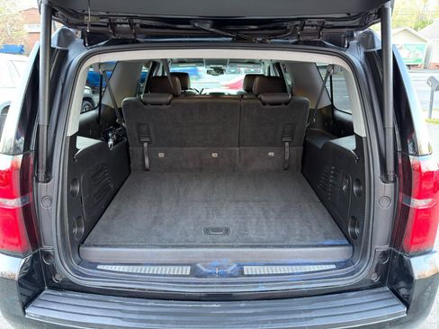 Used 2019 Chevrolet Suburban LT image 14