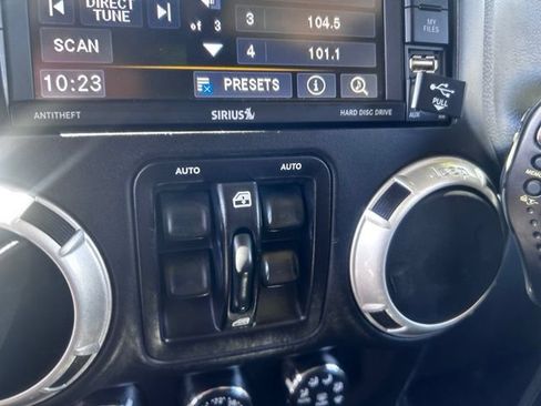 Used 2016 Jeep Wrangler Unlimited Rubicon AWD/4WD image 26