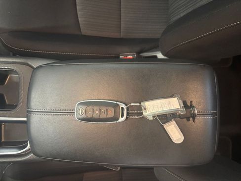 Used 2025 Nissan Sentra SV image 22