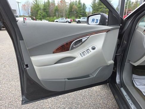 Used 2013 Buick LaCrosse FWD image 26