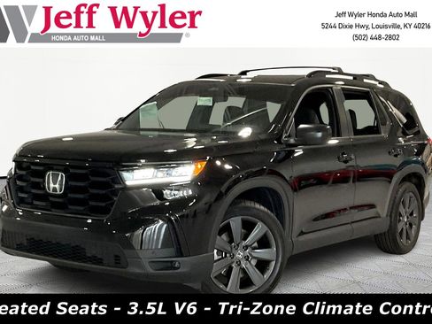 Used 2025 Honda Pilot Sport image 1