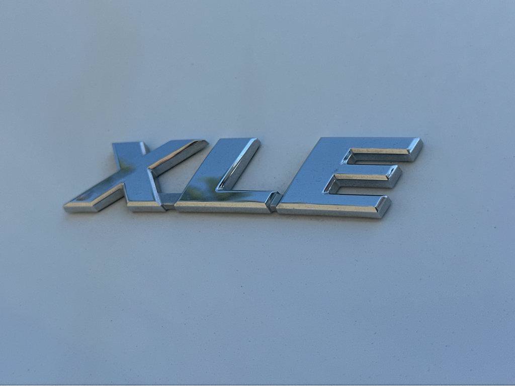 Used 2021 Toyota RAV4 XLE w/ Convenience Package FWD image 40