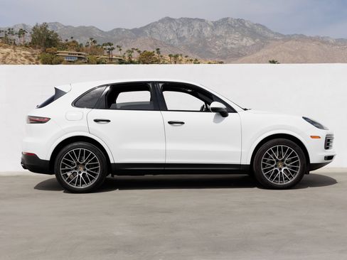Certified 2023 Porsche Cayenne S Platinum AWD/4WD image 8