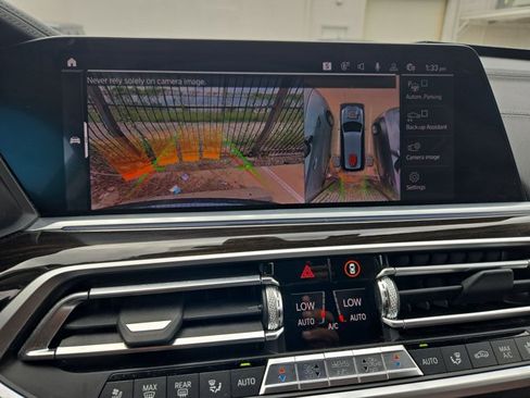 Used 2019 BMW X7 xDrive40i w/ Premium Package AWD/4WD image 13