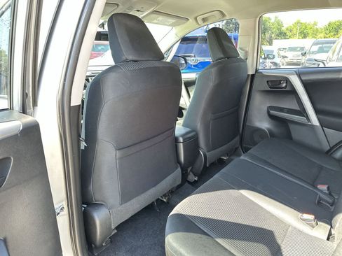 Used 2016 Toyota RAV4 LE image 12