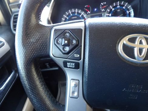 Used 2014 Toyota 4Runner SR5 AWD/4WD image 18