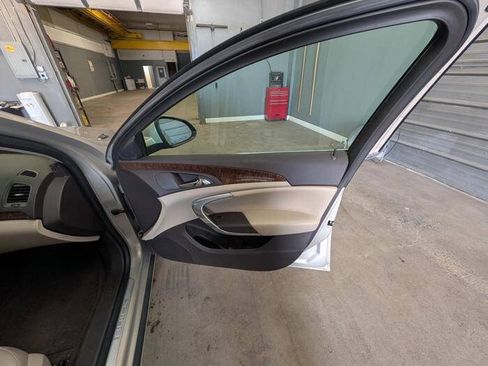 Used 2012 Buick Regal Leather FWD image 27